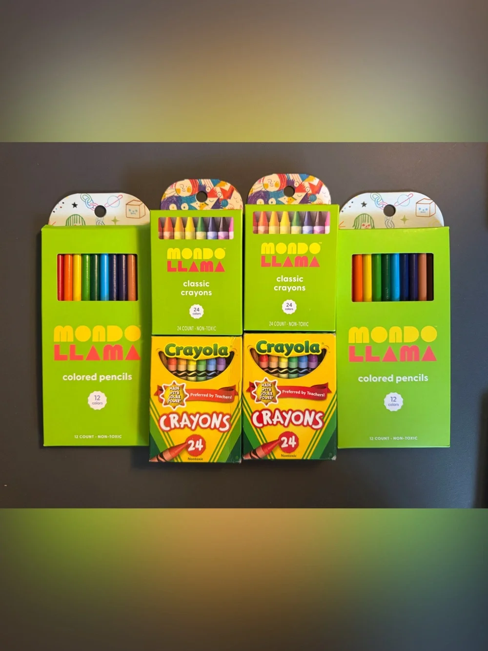 6 x Crayons, colored pencils, classic crayons